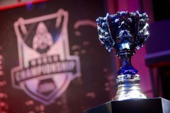 外卡战队：电竞精神闪耀，团队协作铸就电竞历史篇章